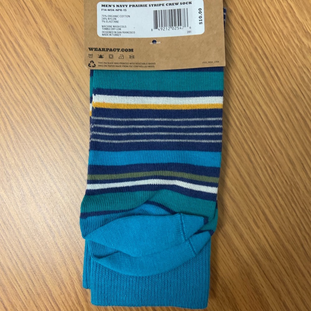 NWT Men’s Pact crew socks one size